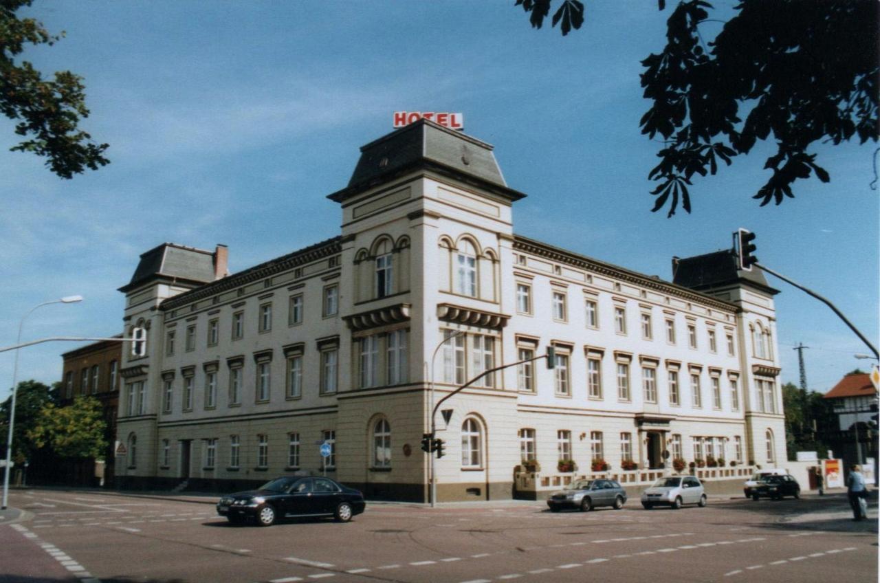 Hotel "Stadt Koethen" Koethen  Dış mekan fotoğraf
