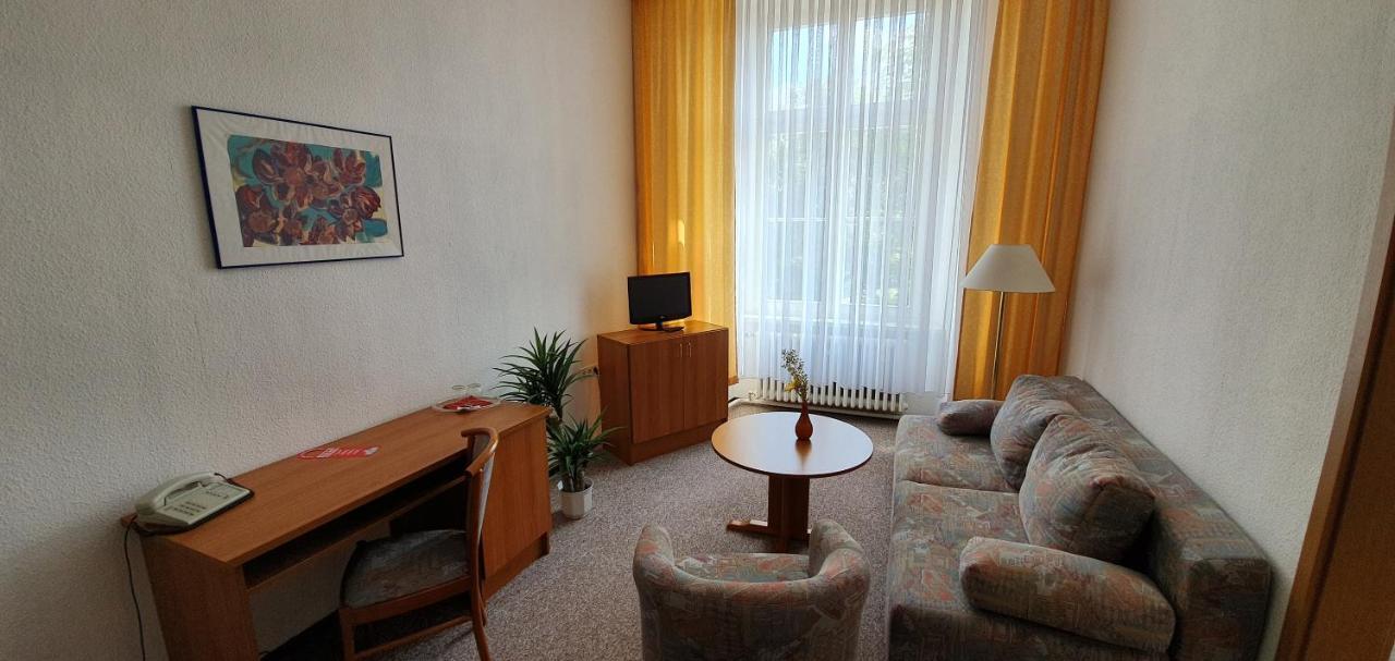 Hotel "Stadt Koethen" Koethen  Dış mekan fotoğraf